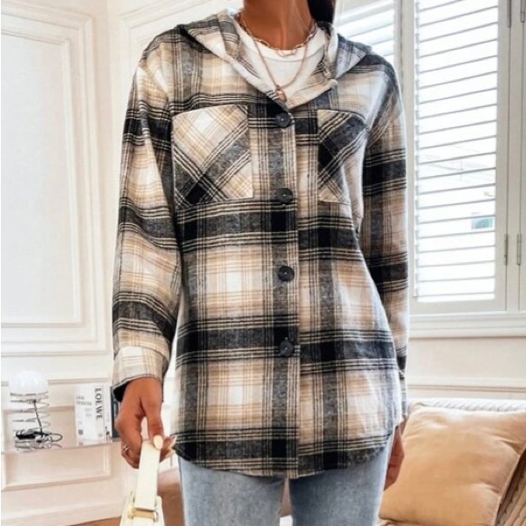 🆕LAST ONE!🛍 Trendy Plaid Button Front Hooded Shacket - Picture 2 of 5